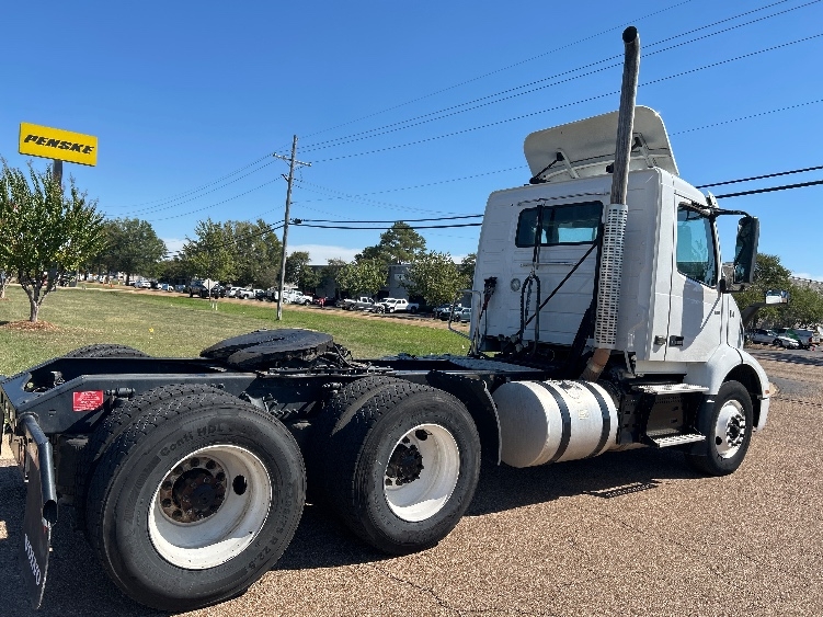 2021 Volvo VNR 640 in Richland, MS — photo 7