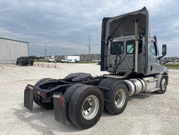 2021 Freightliner Cascadia in Moberly, MO — photo 7