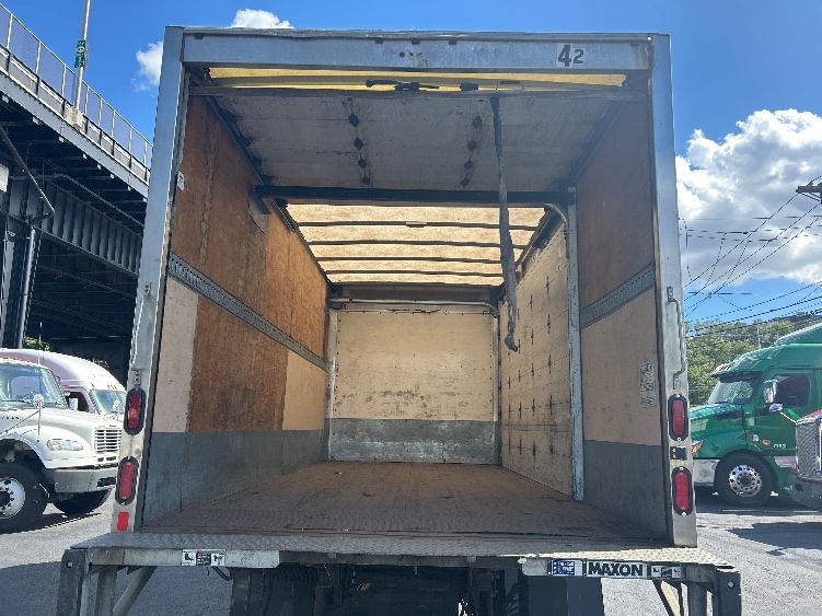 2021 Isuzu NQR in North Bergen, NJ — photo 8