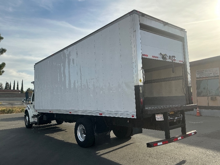2016 Freightliner eM2 in West Sacramento, CA — photo 6