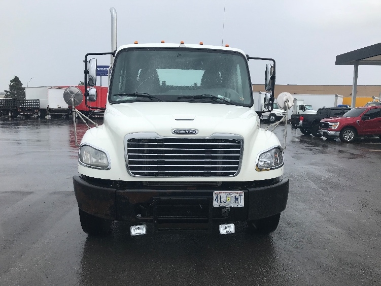 2016 Freightliner eM2 in Kansas City, MO — photo 2