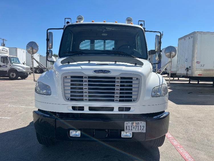 2021 Freightliner eM2 in Carrollton, TX — photo 2