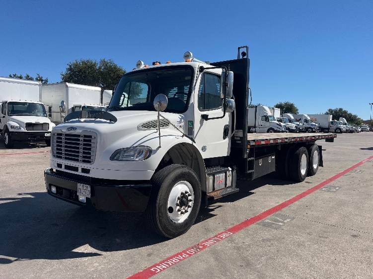 2021 Freightliner eM2 in Carrollton, TX — photo 3