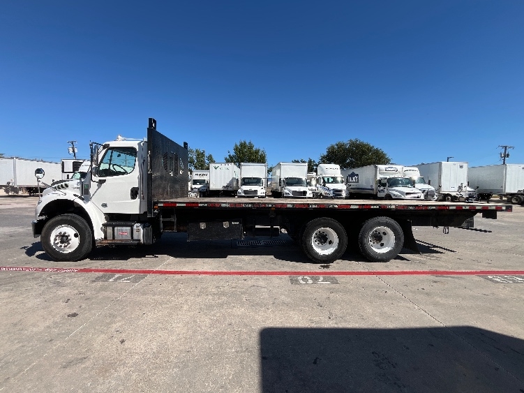 2021 Freightliner eM2 in Carrollton, TX — photo 4
