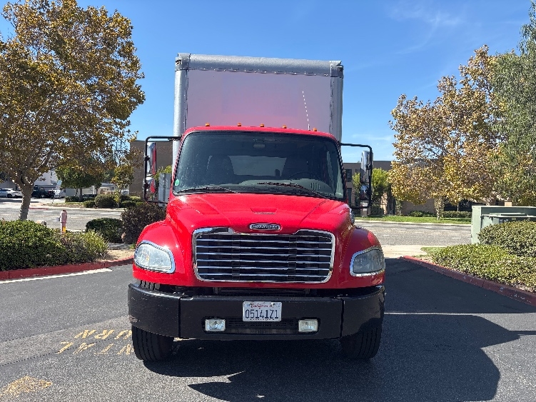 2016 Freightliner eM2 in Torrance, CA — photo 2