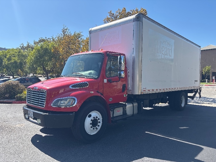 2016 Freightliner eM2 in Torrance, CA — photo 3