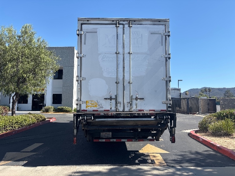 2016 Freightliner eM2 in Torrance, CA — photo 7