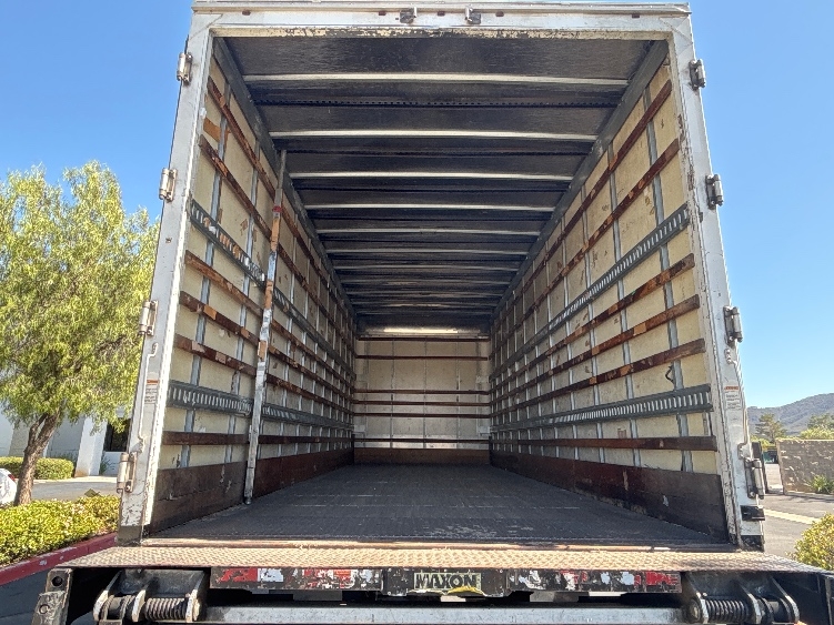 2016 Freightliner eM2 in Torrance, CA — photo 8