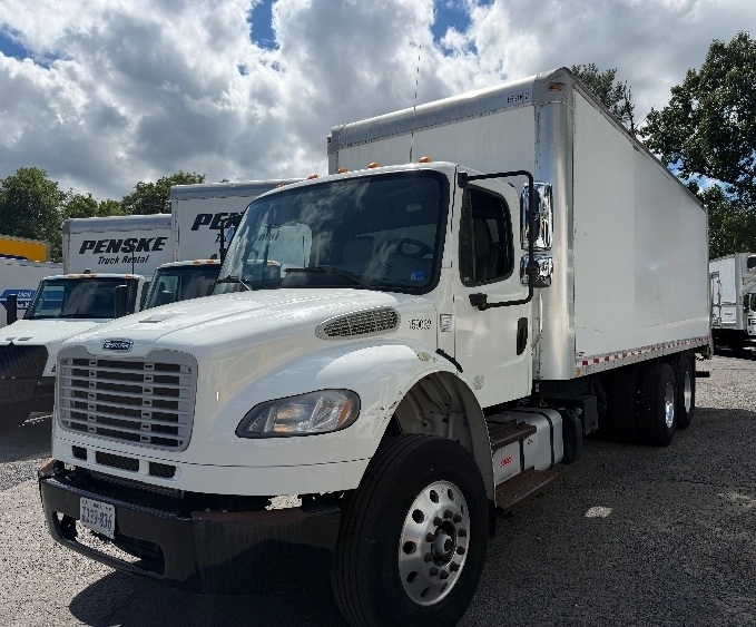 2017 Freightliner eM2 in Alexandria, VA — photo 3