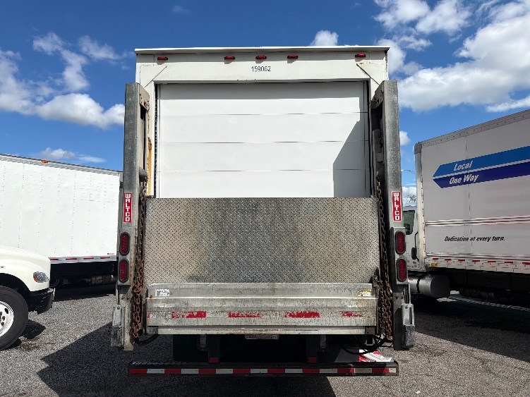 2017 Freightliner eM2 in Alexandria, VA — photo 7
