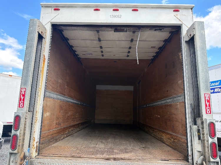 2017 Freightliner eM2 in Alexandria, VA — photo 8