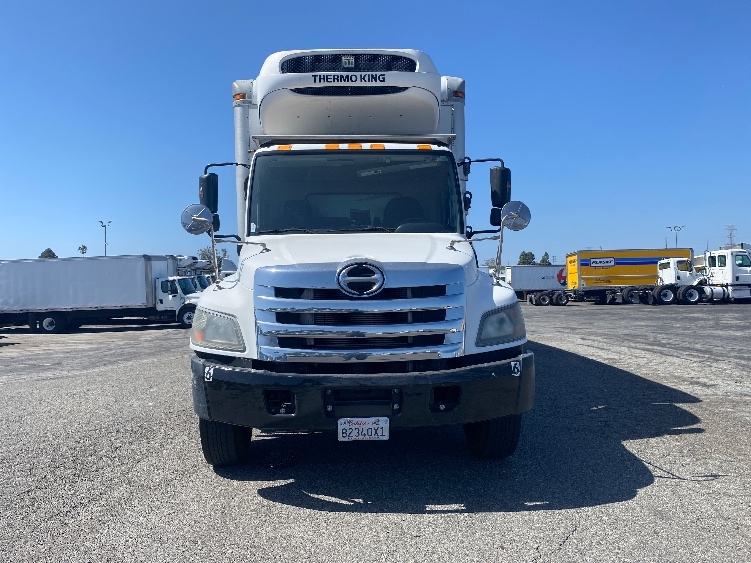 2017 Hino 338 in Torrance, CA — photo 2