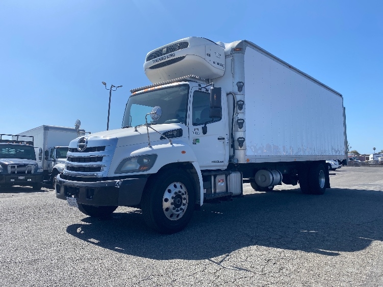 2017 Hino 338 in Torrance, CA — photo 3