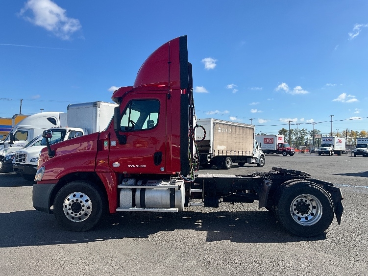2017 Freightliner Cascadia in Tacoma, WA — photo 4