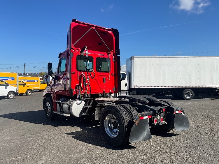 2017 Freightliner Cascadia in Tacoma, WA — photo 5