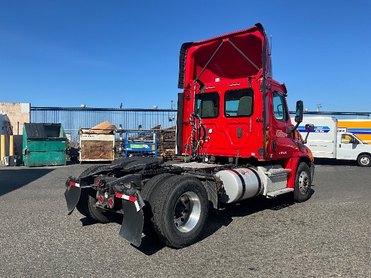 2017 Freightliner Cascadia in Tacoma, WA — photo 7
