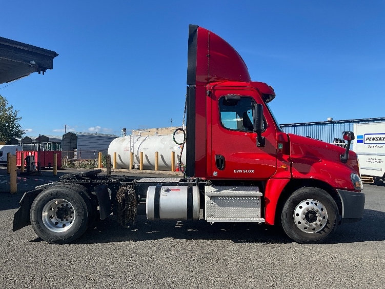 2017 Freightliner Cascadia in Tacoma, WA — photo 8