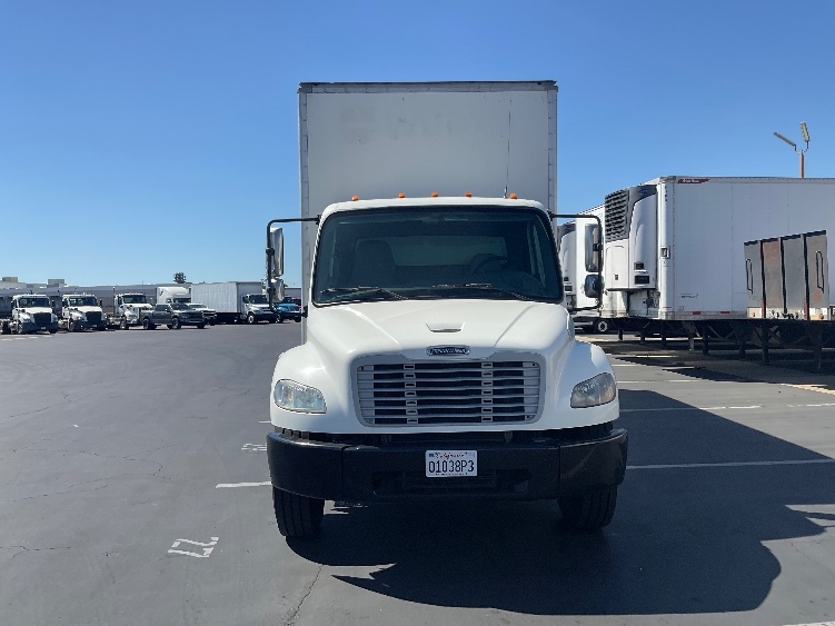 2017 Freightliner eM2 in Torrance, CA — photo 2