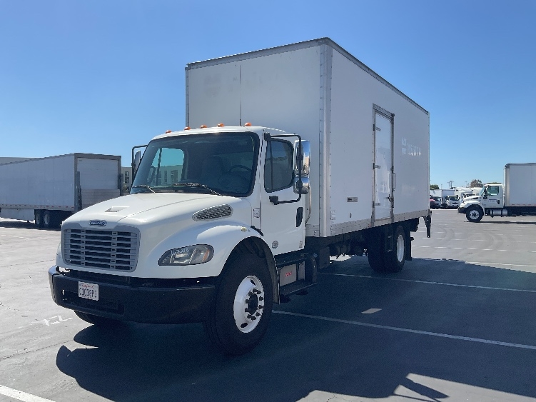 2017 Freightliner eM2 in Torrance, CA — photo 3