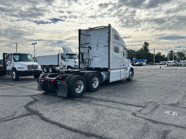2023 Volvo VNL 760 in Piqua, OH — photo 7