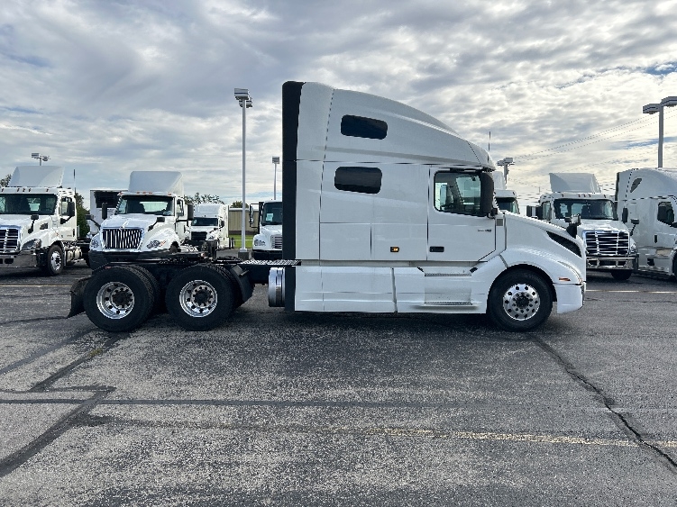 2023 Volvo VNL 760 in Piqua, OH — photo 8