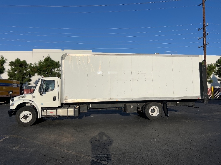 2018 Freightliner eM2 in Torrance, CA — photo 4