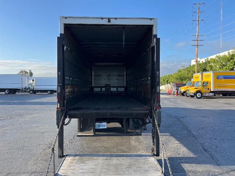 2018 Freightliner eM2 in Torrance, CA — photo 8