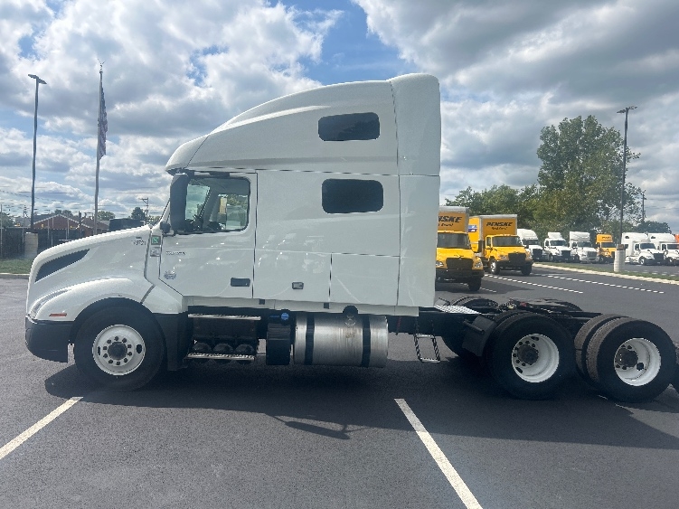 2023 Volvo VNL 760 in Piqua, OH — photo 4