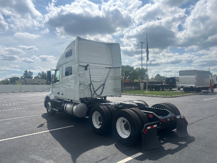 2023 Volvo VNL 760 in Piqua, OH — photo 5