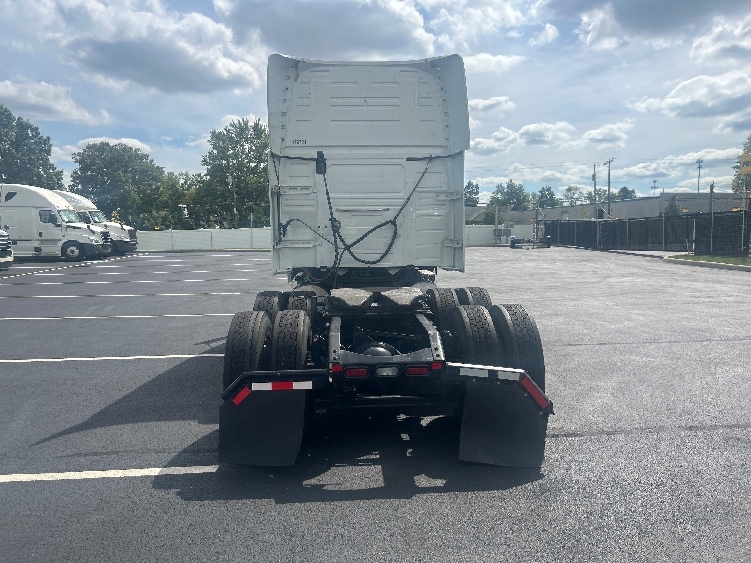 2023 Volvo VNL 760 in Piqua, OH — photo 6