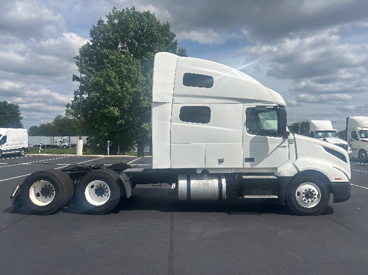 2023 Volvo VNL 760 in Piqua, OH — photo 8