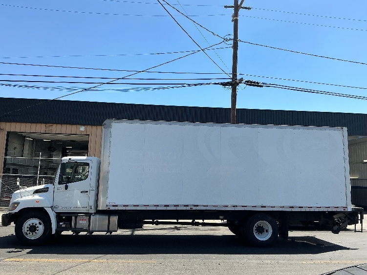 2018 Hino 338 in Torrance, CA — photo 4