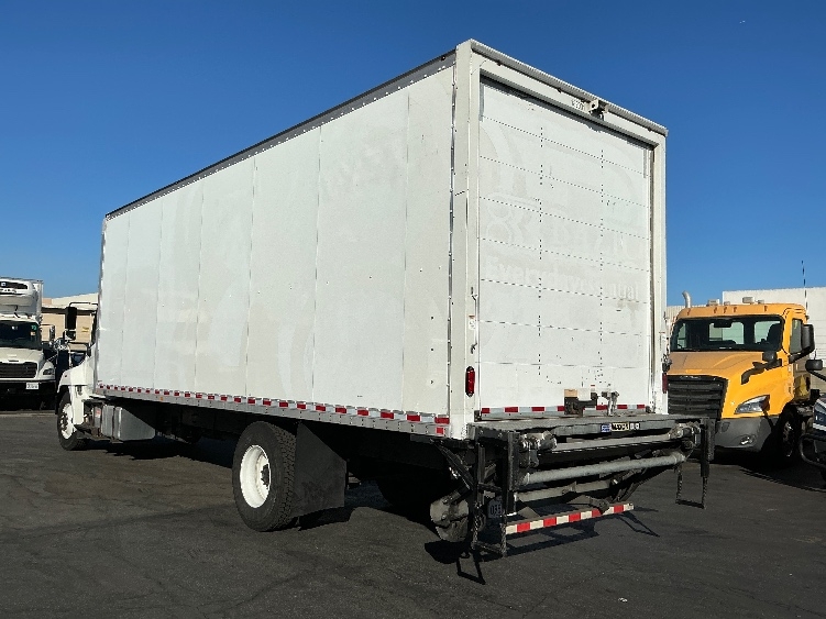 2018 Hino 338 in Torrance, CA — photo 6
