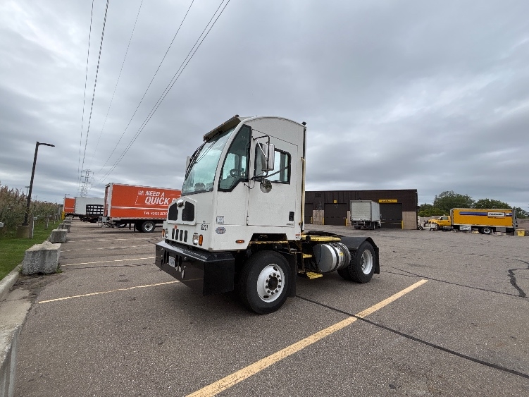 2022 Autocar in Warren, MI — photo 3