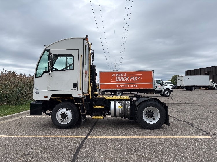 2022 Autocar in Warren, MI — photo 4
