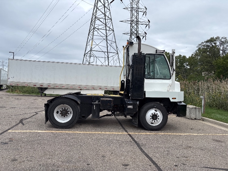 2022 Autocar in Warren, MI — photo 8