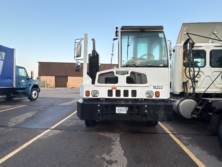 2022 Autocar in Warren, MI — photo 2