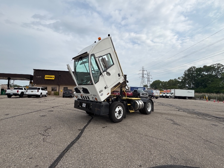2022 Autocar in Warren, MI — photo 3