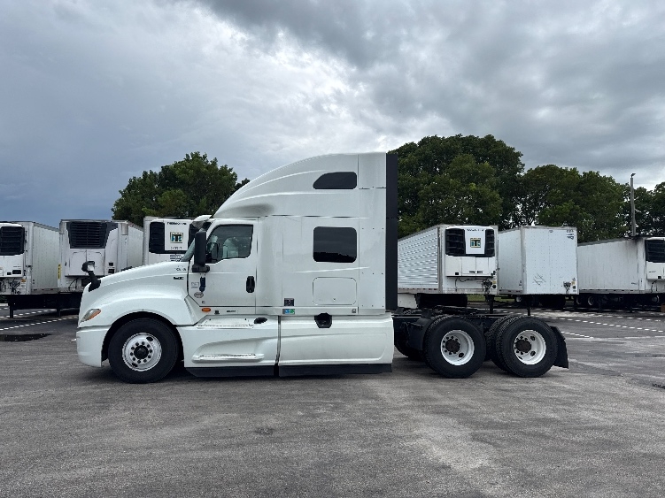 2024 International LT in Medley, FL — photo 4