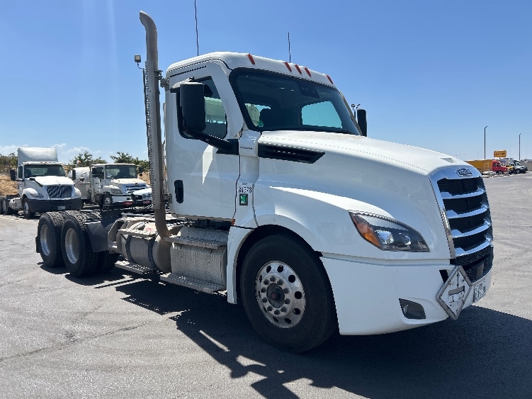 2024 Freightliner Cascadia in Fresno, CA