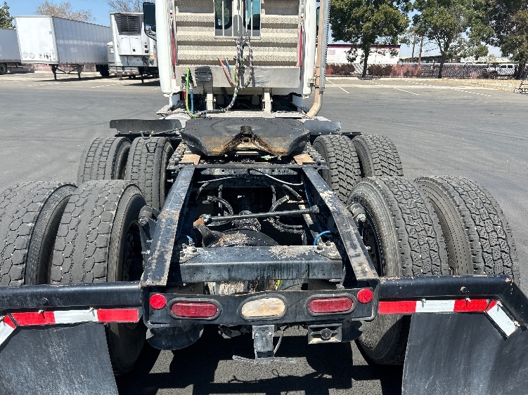 2024 Freightliner Cascadia in Fresno, CA — photo 6