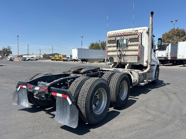 2024 Freightliner Cascadia in Fresno, CA — photo 7