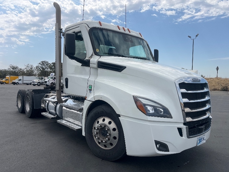 2024 Freightliner Cascadia in Fresno, CA