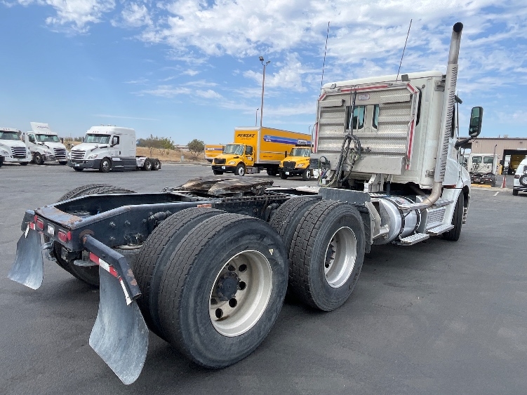 2024 Freightliner Cascadia in Fresno, CA — photo 7
