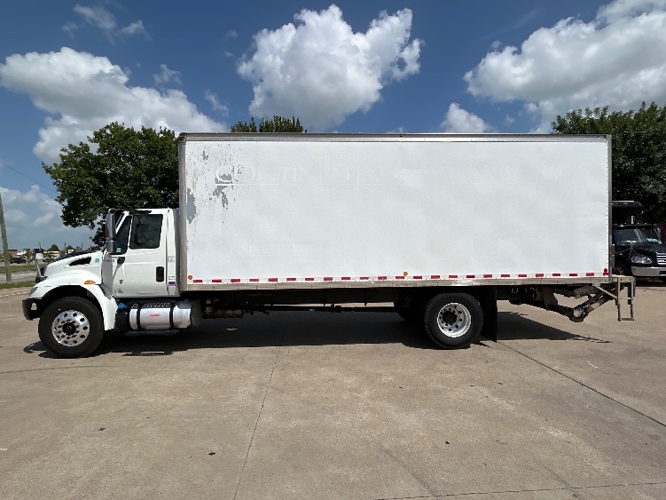 2018 International 4300 in San Antonio, TX — photo 4