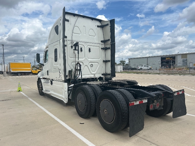 2023 Freightliner Cascadia in Katy, TX — photo 5