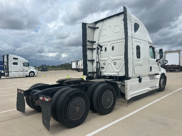 2023 Freightliner Cascadia in Katy, TX — photo 7