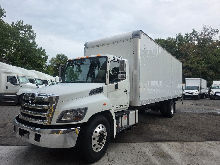 2017 Hino 338 in Cranbury, NJ — photo 3