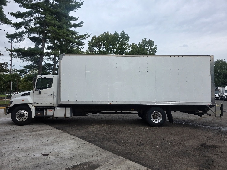 2017 Hino 338 in Cranbury, NJ — photo 4