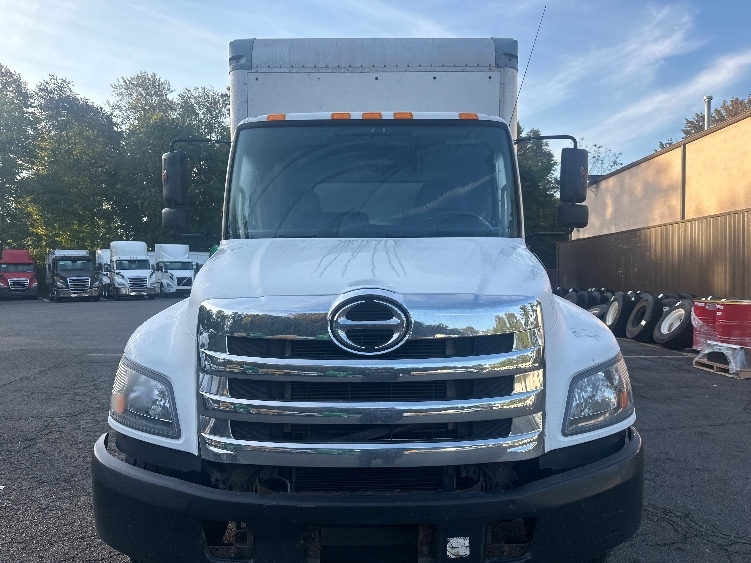 2017 Hino 268 in Dayton, NJ — photo 2